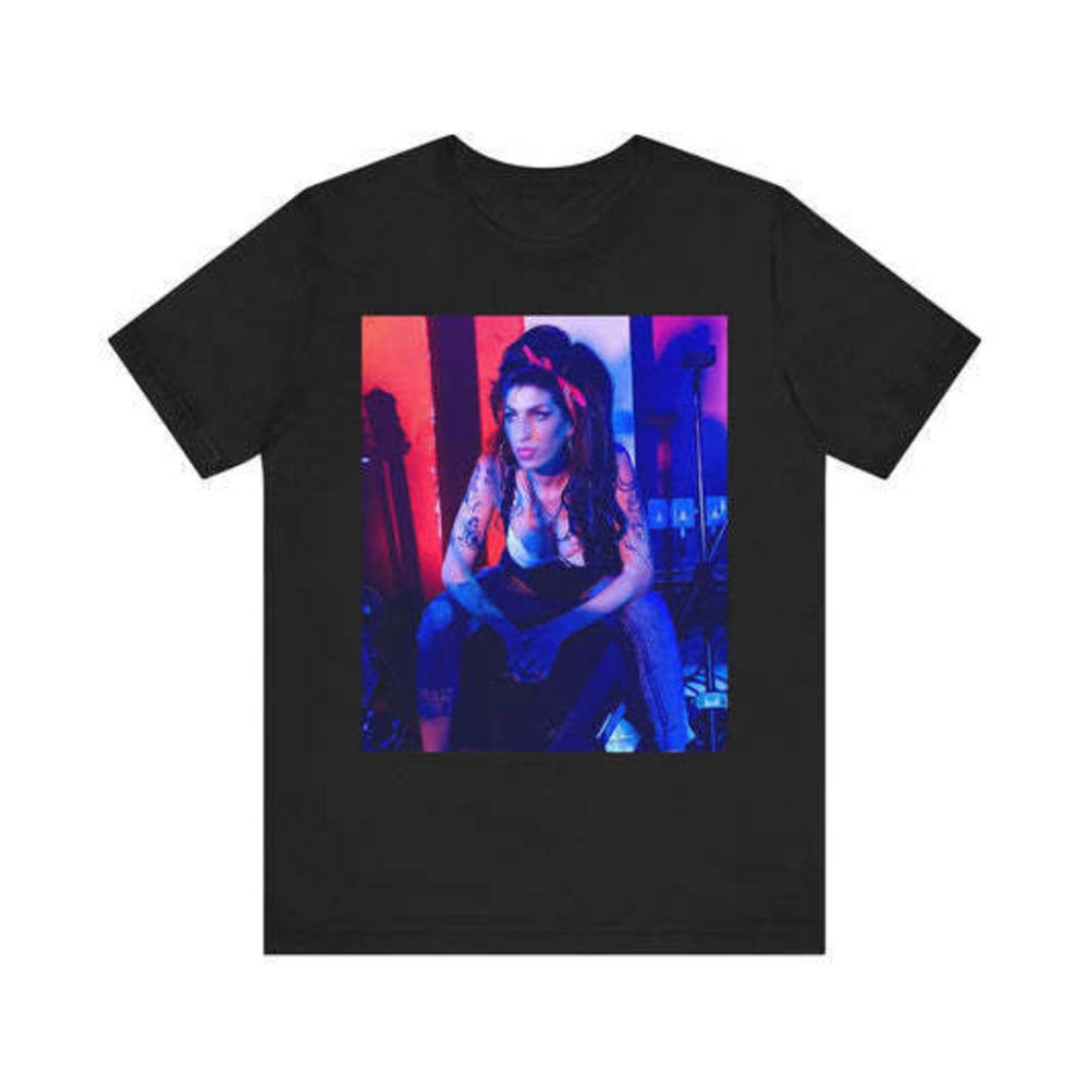 Amy Winehouse T-shirt - Retro 90's Graphics Unisex Tee